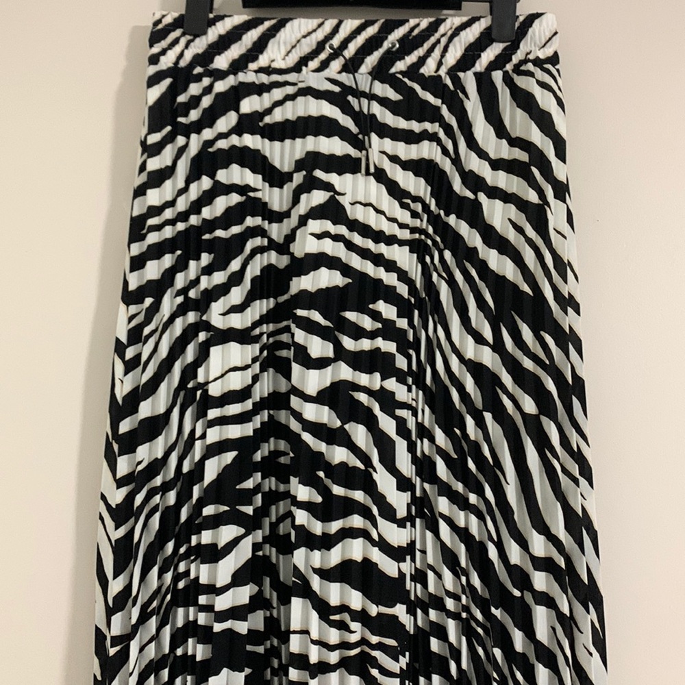 Express Hi/Low Animal Print Skirt